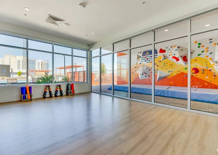 Boulevard Modern 1br Asu Pool Gym 06